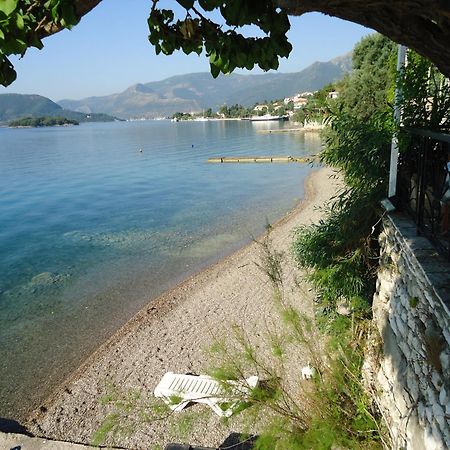 Logan'S Beach Hotel Nydri  Esterno foto