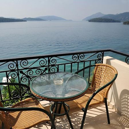 Logan'S Beach Hotel Nydri  Esterno foto