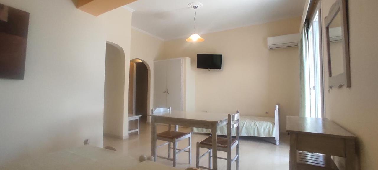 Logan'S Beach Hotel Nydri  Esterno foto