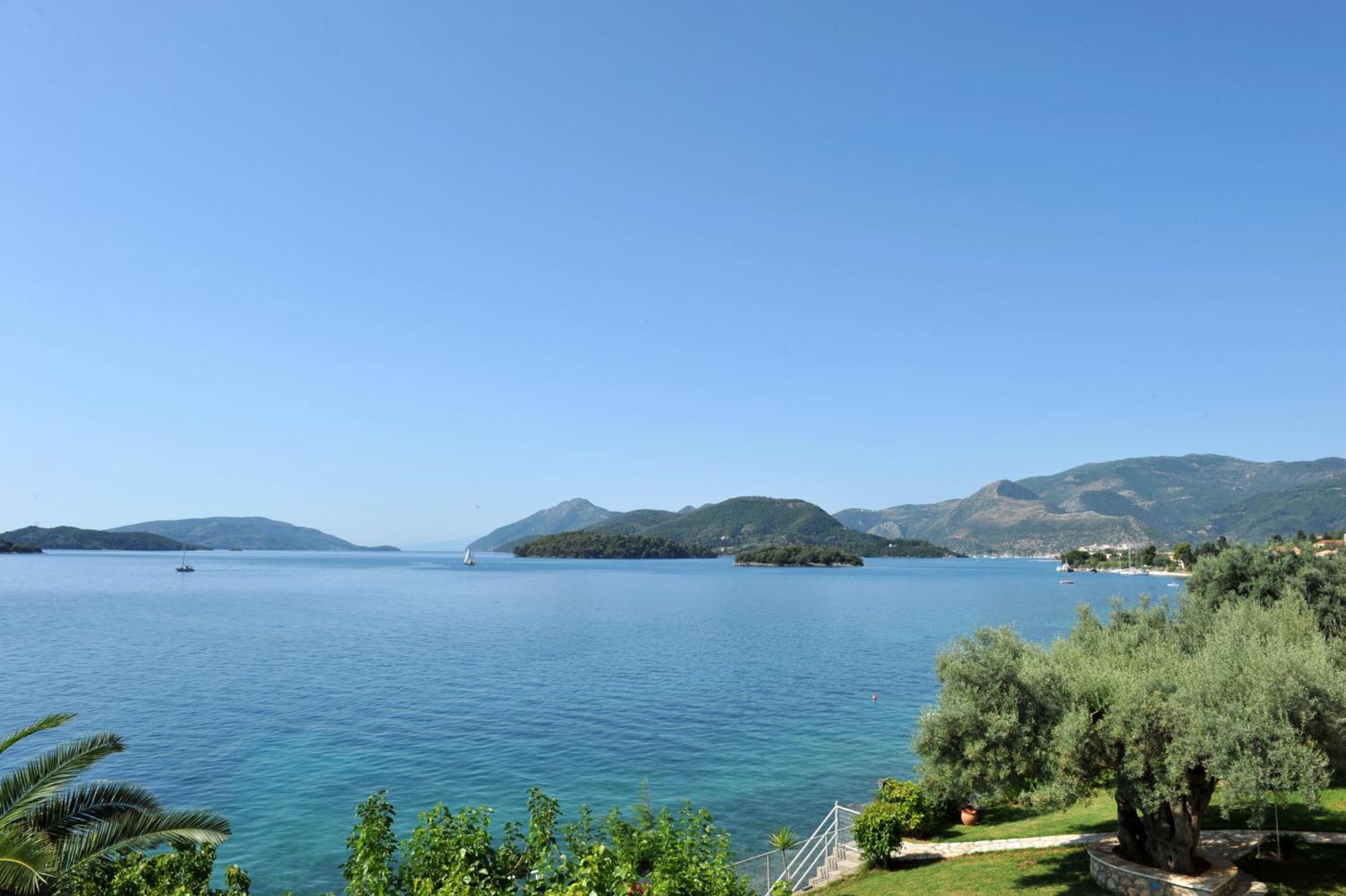 Logan'S Beach Hotel Nydri  Esterno foto