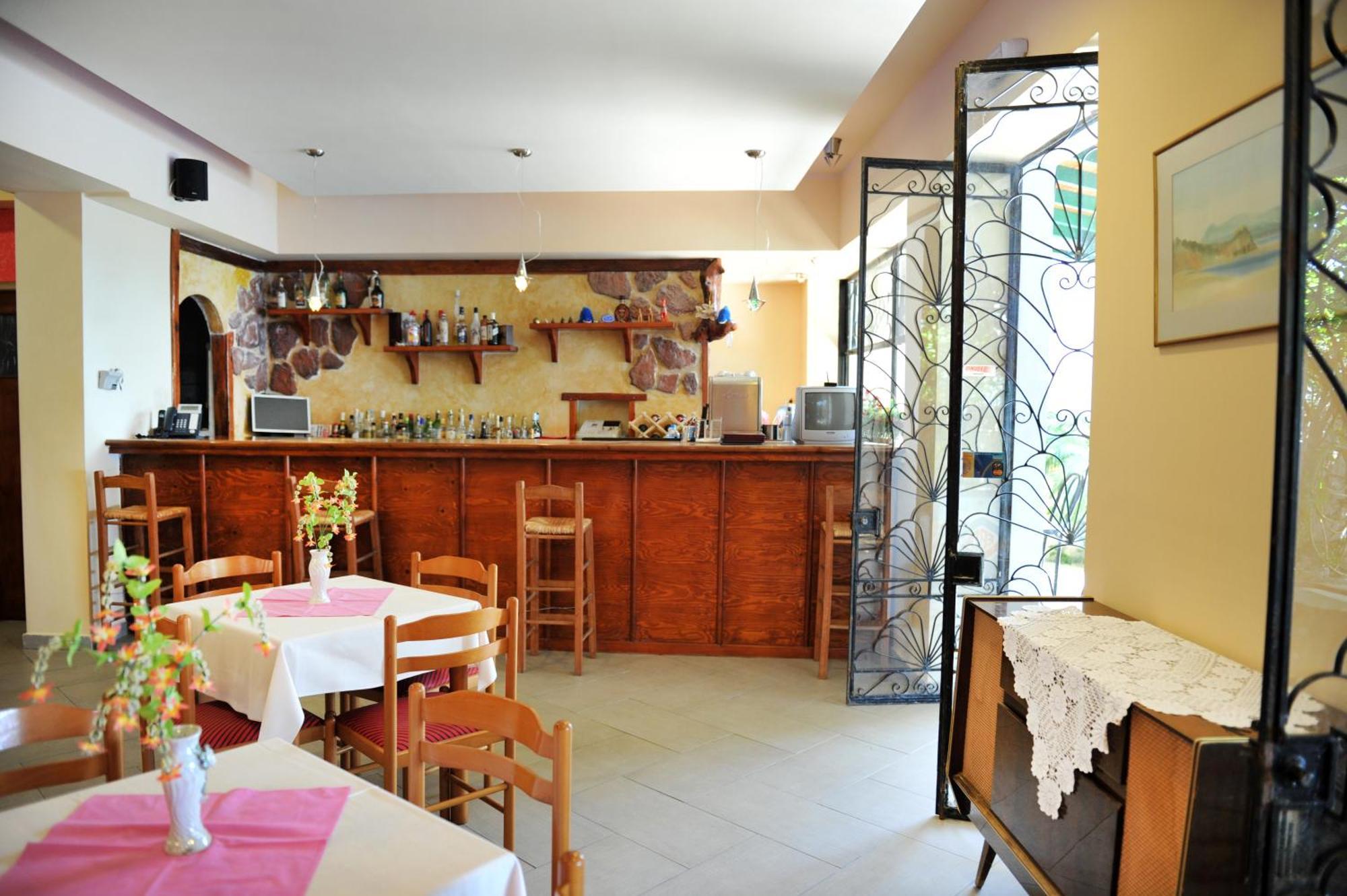 Logan'S Beach Hotel Nydri  Esterno foto