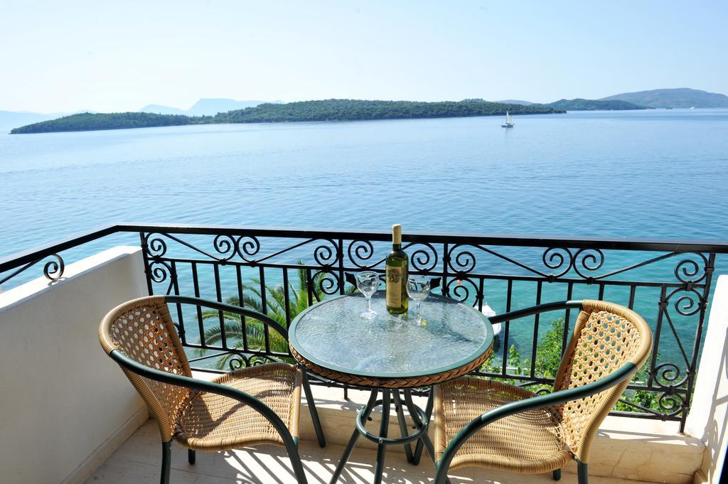 Logan'S Beach Hotel Nydri  Esterno foto