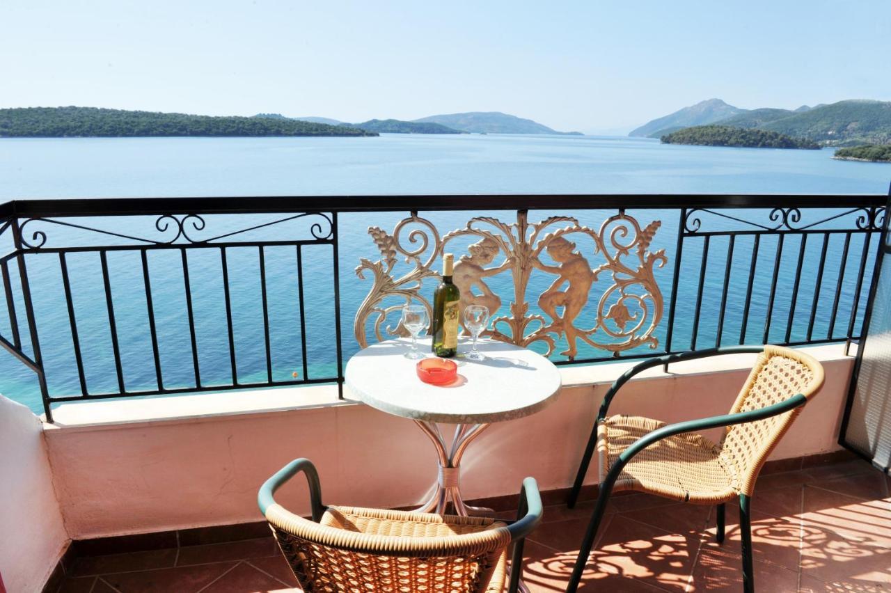 Logan'S Beach Hotel Nydri  Esterno foto